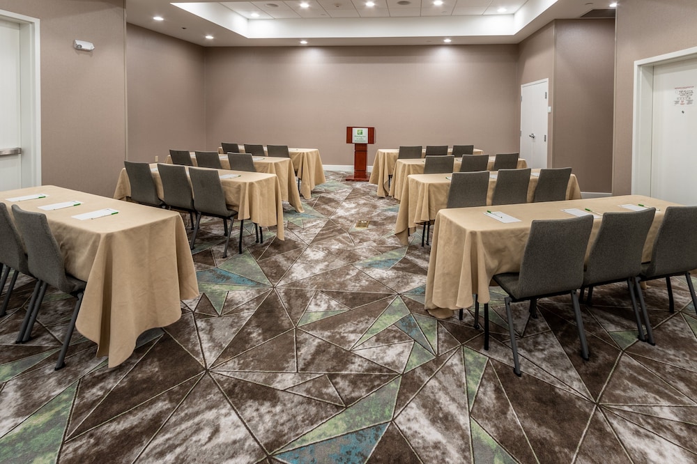 Holiday Inn Hotel & Suites Memphis Wolfchase Galleria by IHG - photo 41