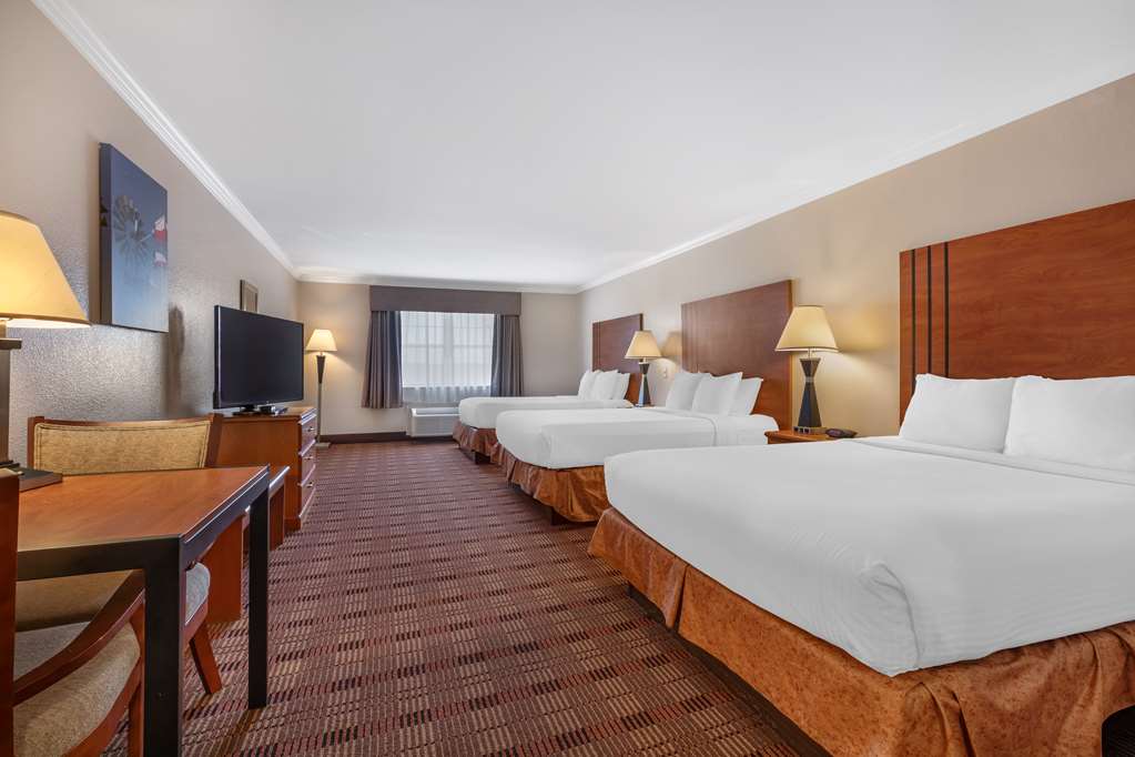 Best Western Club House Inn & Suites - photo 40