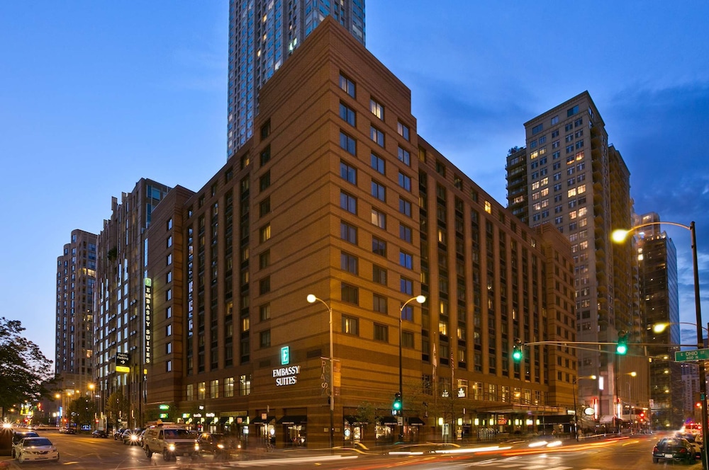 Embassy Suites by Hilton Chicago Downtown River North - photo 56