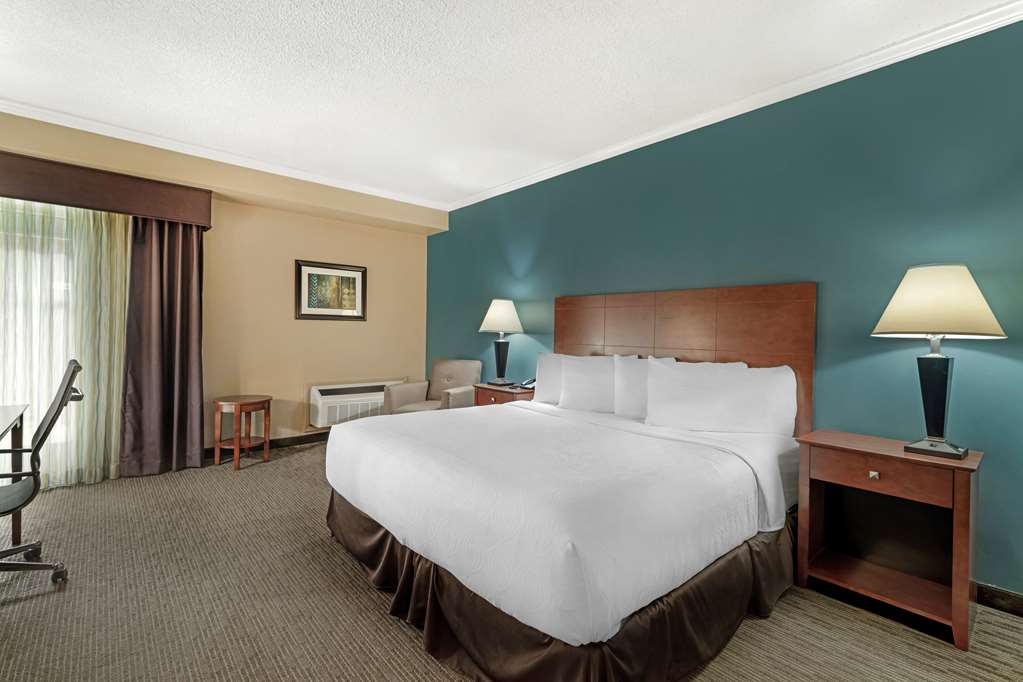 Best Western Plus Plattsburgh - photo 4