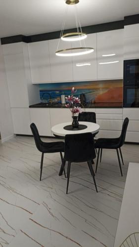Apart De Lux 18 Piętro Parking — 4-Star Luxury Hotel in Gdansk, Poland