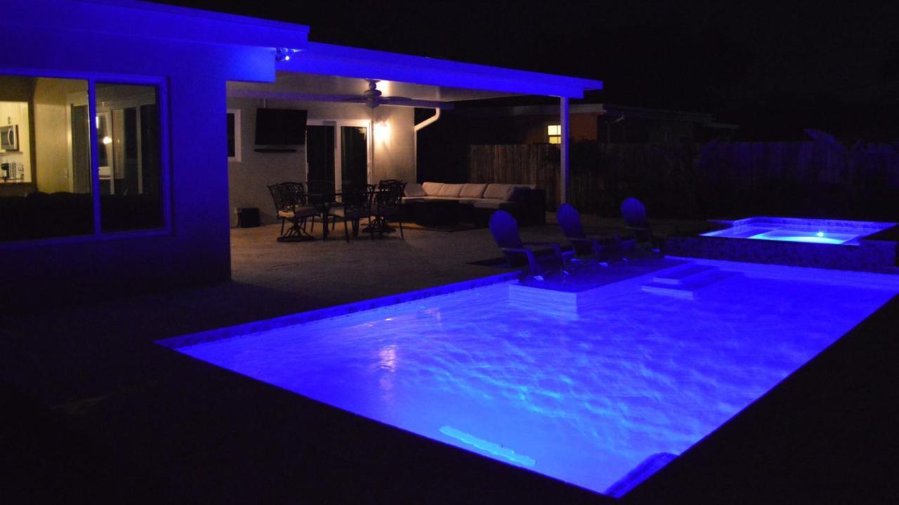 Private Heated Pool Resort Style Home Minutes From the Beach - photo 8