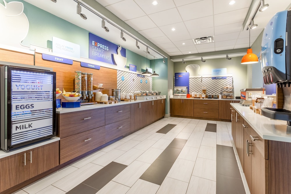 Holiday Inn Express & Suites Florence Cincinnati Airport by IHG - photo 24
