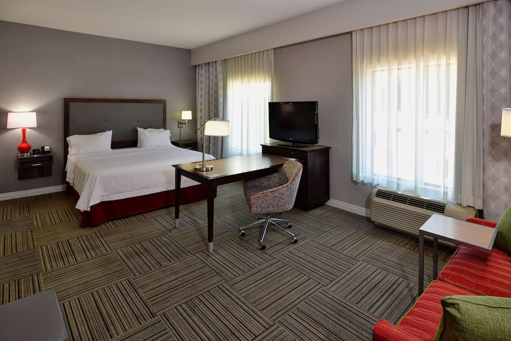 Hampton Inn & Suites Fredericksburg - photo 9