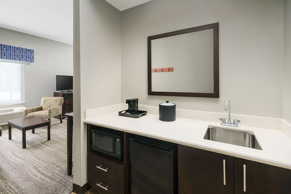 Hampton Inn & Suites West Sacramento - photo 9