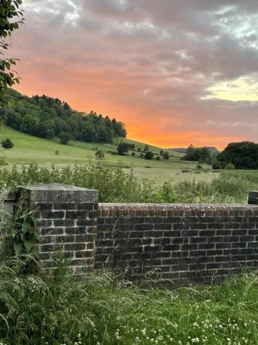 Gorgeous Cottage in Skirmett with Parking — 4-Star Luxury Hotel in Henley-On-Thames, United Kingdom