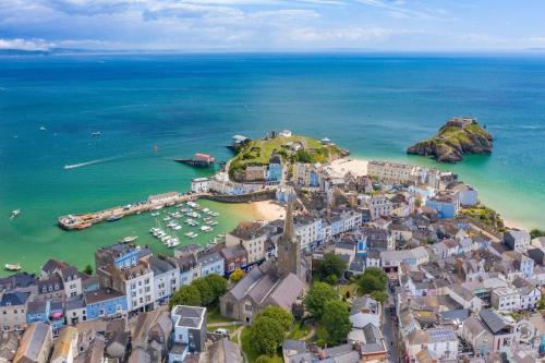 Kemendine Harbour View perfectly positioned in Tenby Harbour in Tenby, United Kingdom