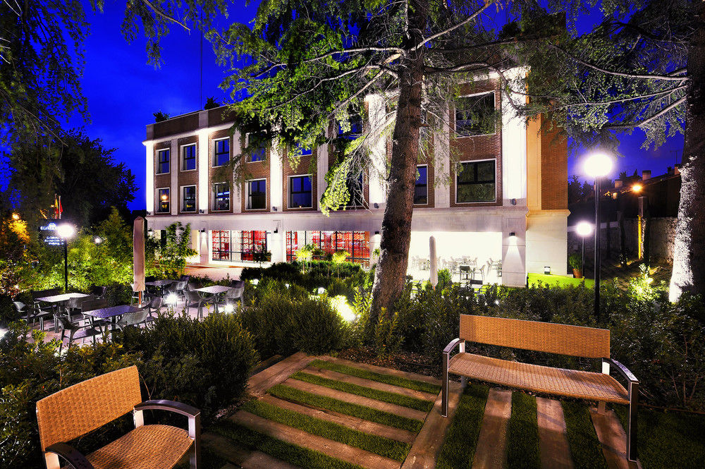 Hotel Jardin Real De Mirasierra — 4-Star Luxury Hotel in Madrid, Spain