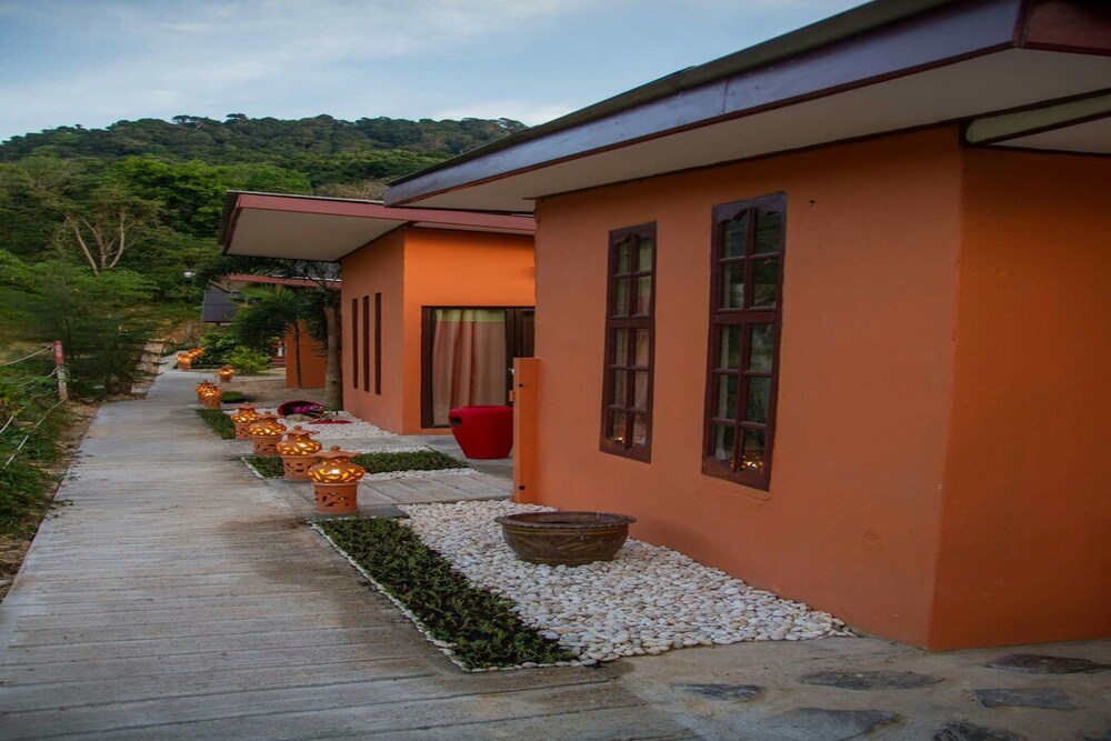 El Greco Bungalows in Ko Lanta, Thailand