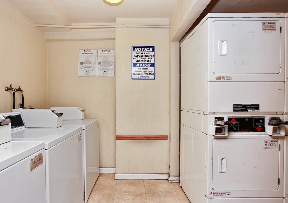 Red Roof Inn Santa Ana - photo 15