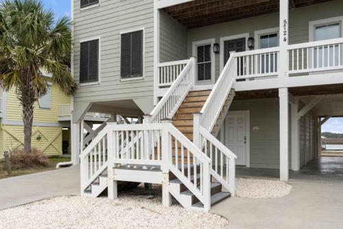 Marsh Madness by Oak Island Accommodations - photo 42