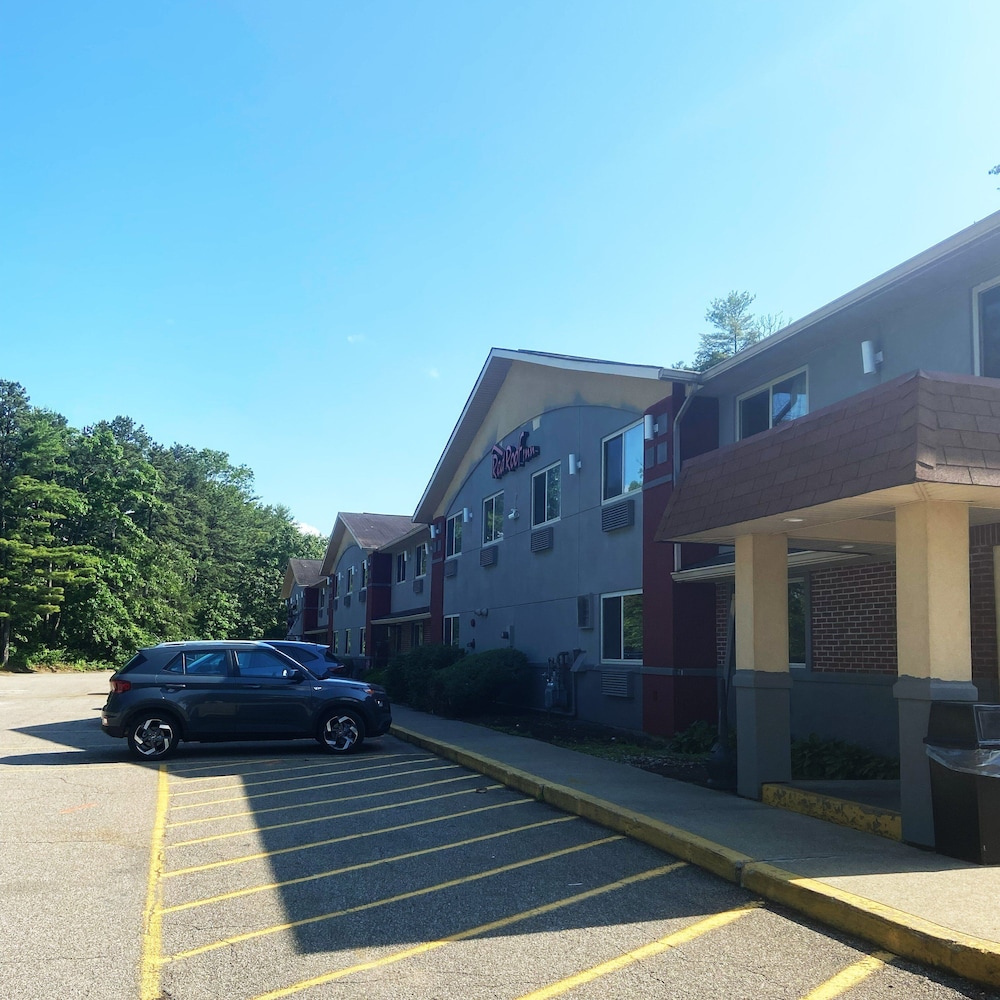 Super 8 by Wyndham Queensbury Glens Falls Lake George Area - featured photo