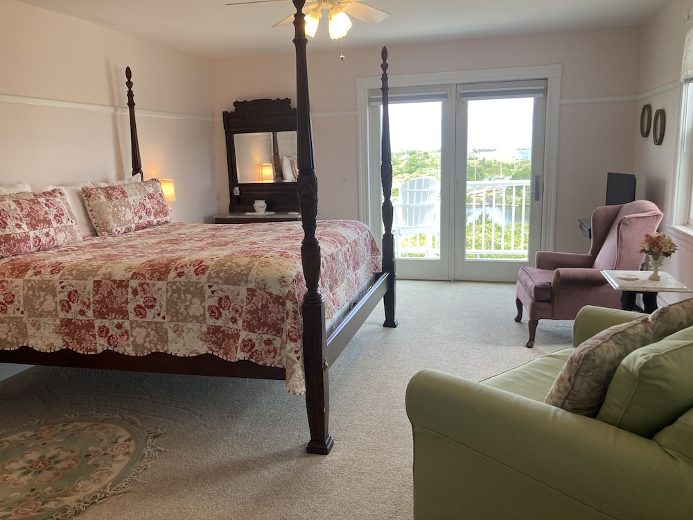 Payne's Harbor View Inn - photo 28