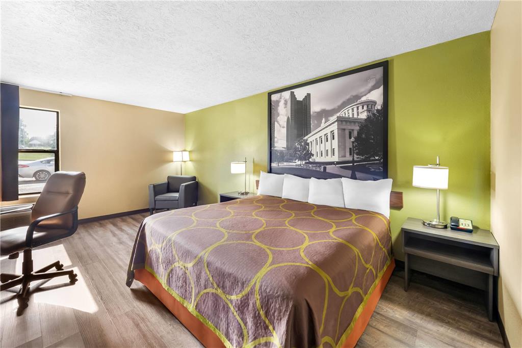 Super 8 by Wyndham Bellefontaine - photo 25