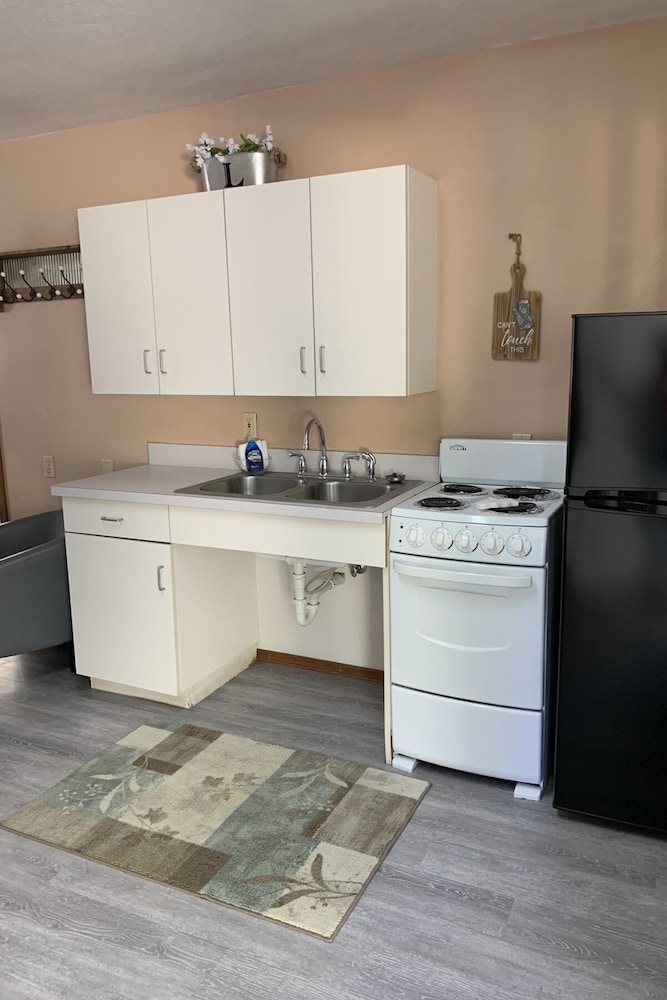 Lamplighter Cabins & Suites - photo 42