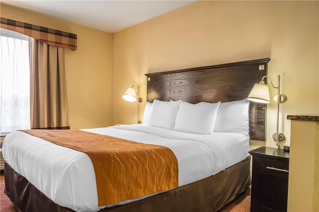Comfort Inn & Suites LaGuardia Airport - featured photo
