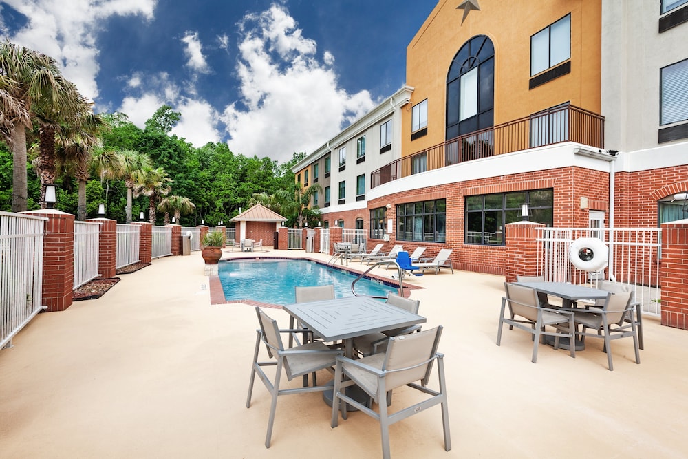 Holiday Inn Express Hotel & Suites Orange by IHG - photo 16