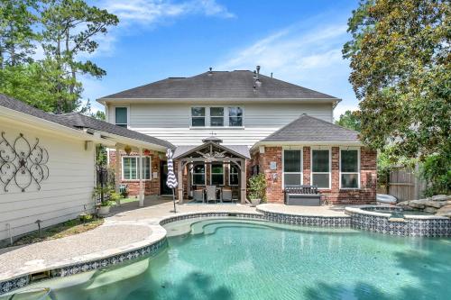 Taupewood Pl — hotel in The Woodlands
