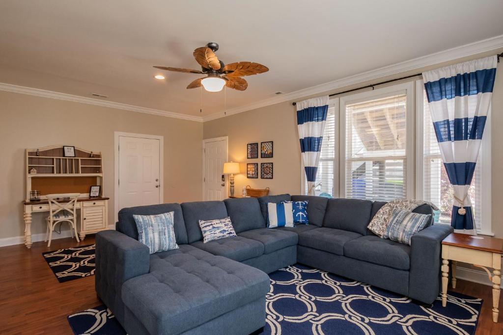 The Sassy Seahorse by Oak Island Accommodations - photo 15