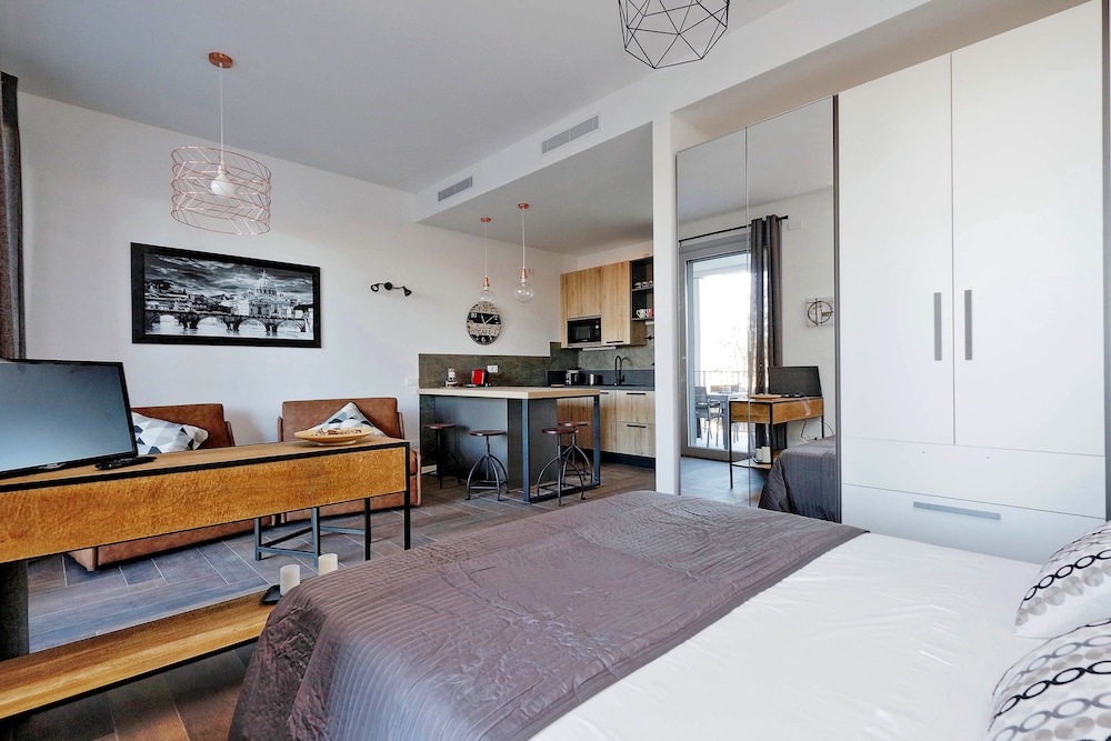 Delizioso Monolocale a Testaccio — 4-Star Luxury Hotel in Rome, Italy