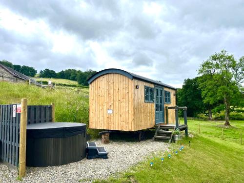 Oakies Farm Stays — hotel in Llandovery