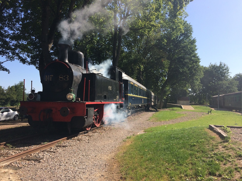 Hotel Restaurant Train des Reves - carbon neutral hotel in Autun
