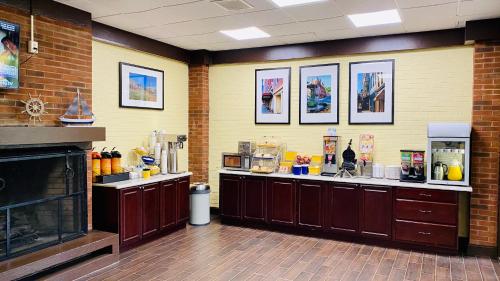 Days Inn by Wyndham Maysville Kentucky - photo 13
