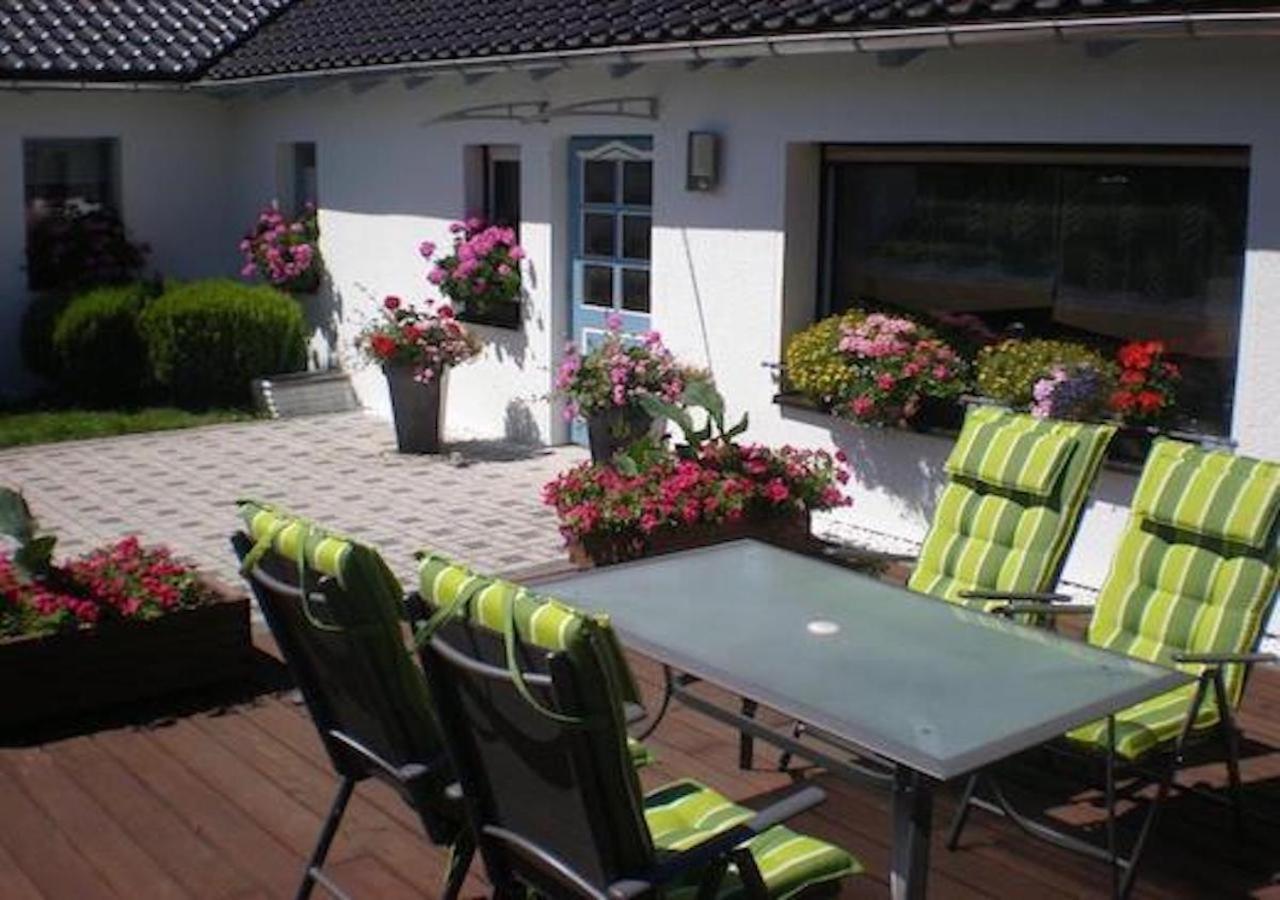 Ferienhaus Nadine 2023 Komplett Saniert — hotel in Bad Brambach
