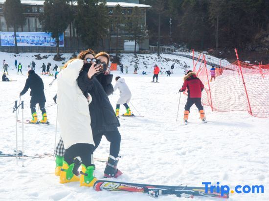 Ningbo Zhonglin Nanyuan Yunshang Qingxi Hotel in Ningbo, People's Republic of China