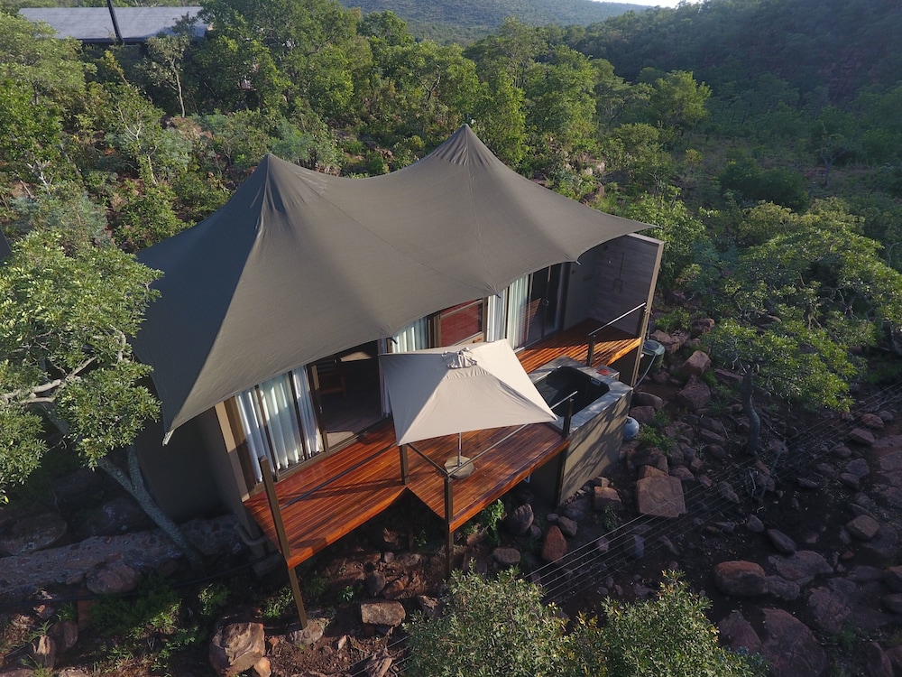 Inzalo Safari Lodge — 4-Star Luxury Hotel in Thabazimbi, South Africa
