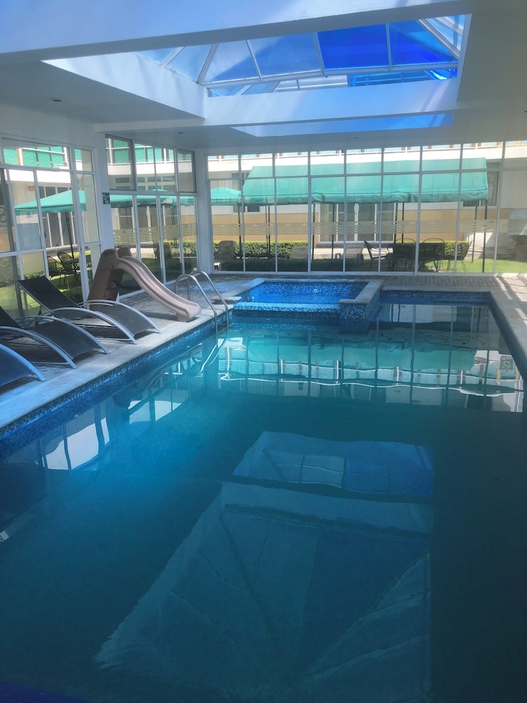 Natural Suites Hotel cerca de Africam Safari Valsequillo Puebla in Puebla, Mexico