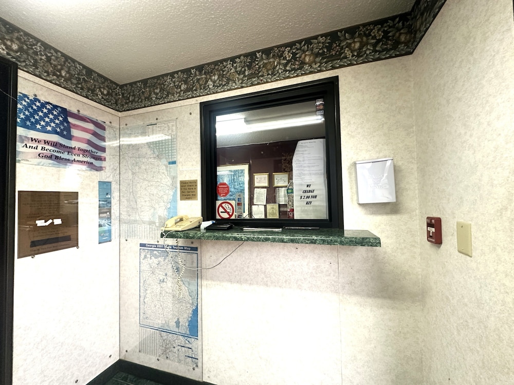 Oyo Hotel East Macon I 75 - photo 2
