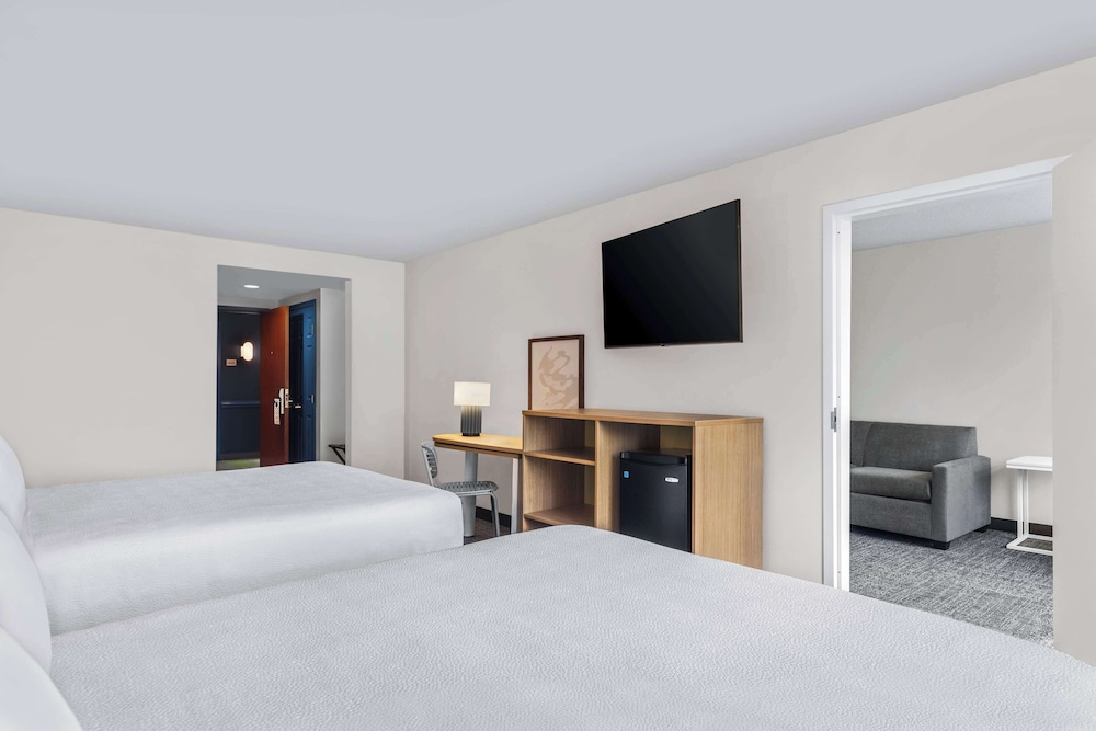 Spark by Hilton Charlotte Tyvola I 77 - photo 16