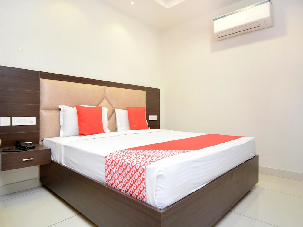 Oyo 33009 Hotel Nido