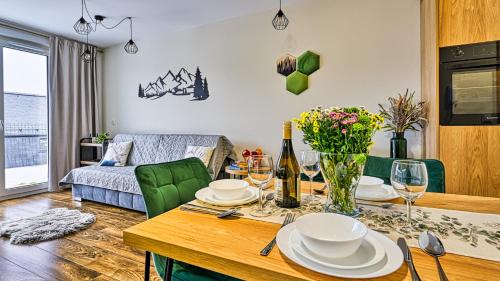 Apartament Przystań Wędrowca Resort C6 z pięknym widokiem i ogródkiem 5D Apartments in Swieradow-Zdroj, Poland