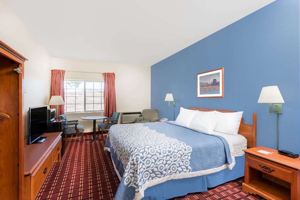 Days Inn & Suites by Wyndham Lordsburg - photo 12