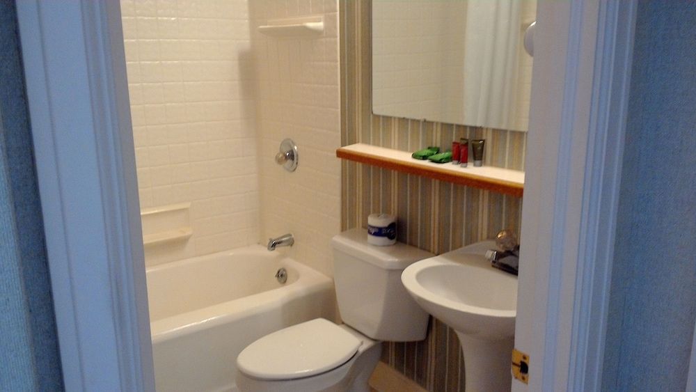 Spruceglen Inn - photo 14