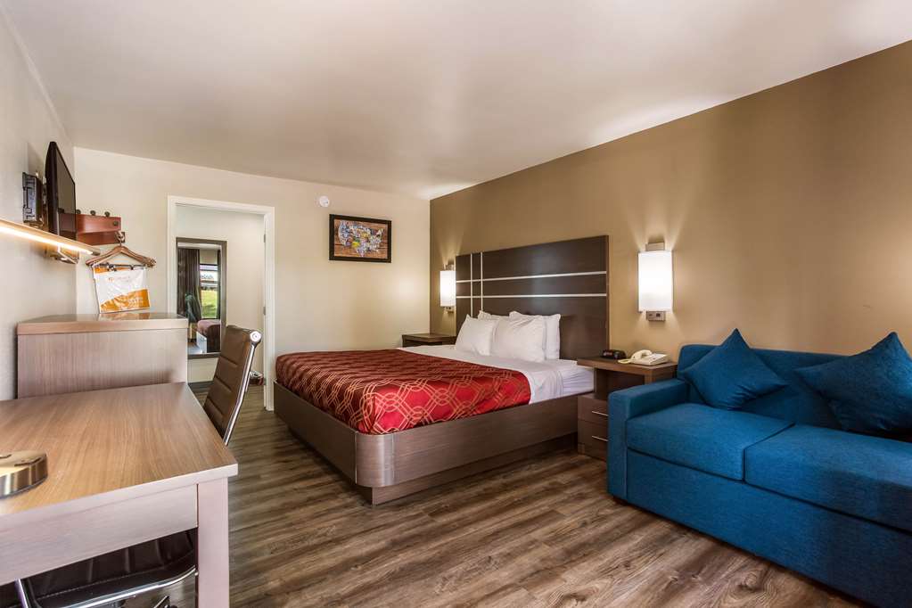 Econo Lodge Inn & Suites Murfreesboro Shopping District - photo 23