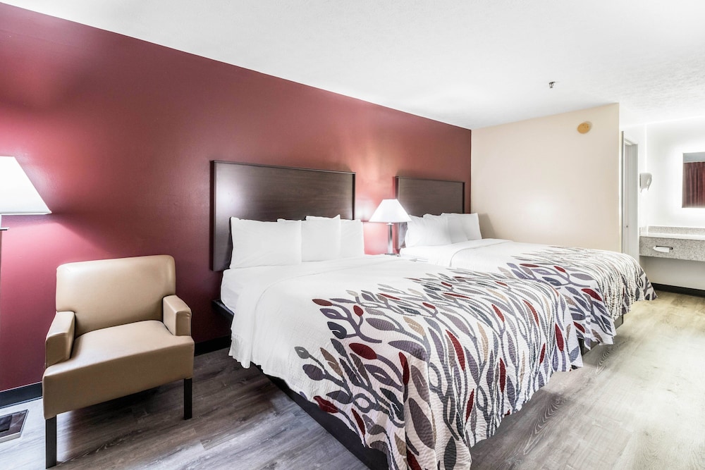 Red Roof Inn Cadiz - photo 14