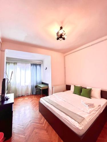 Downtown Unirii Square Private Economy Rooms with shared amenities