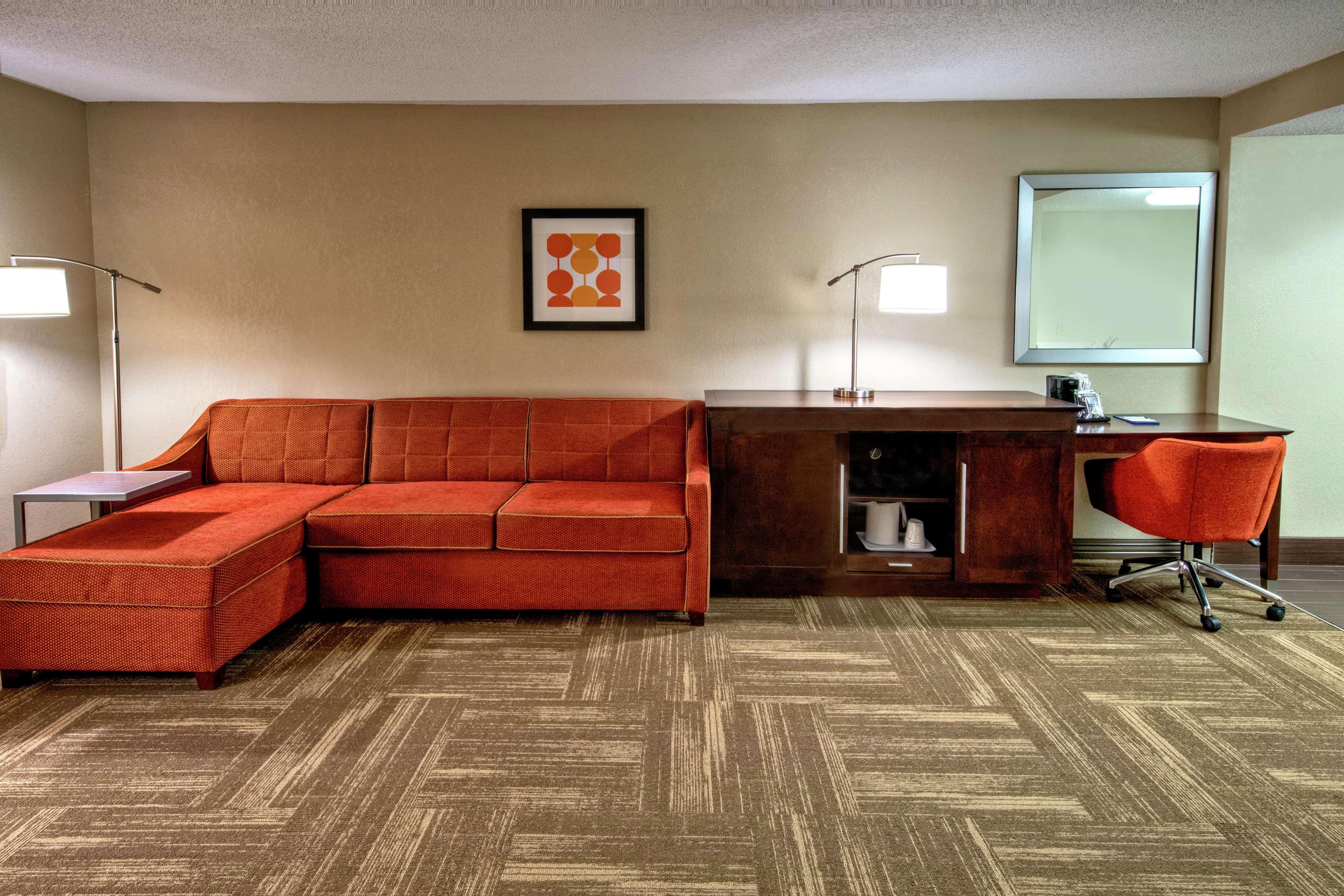 Hampton Inn Corinth - photo 3