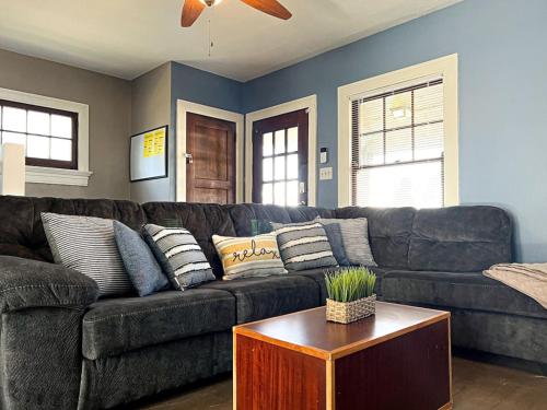 3 Bedroom House 7 Beds Sleeps 10 Dayton — 4-Star Luxury Hotel in Dayton, United States