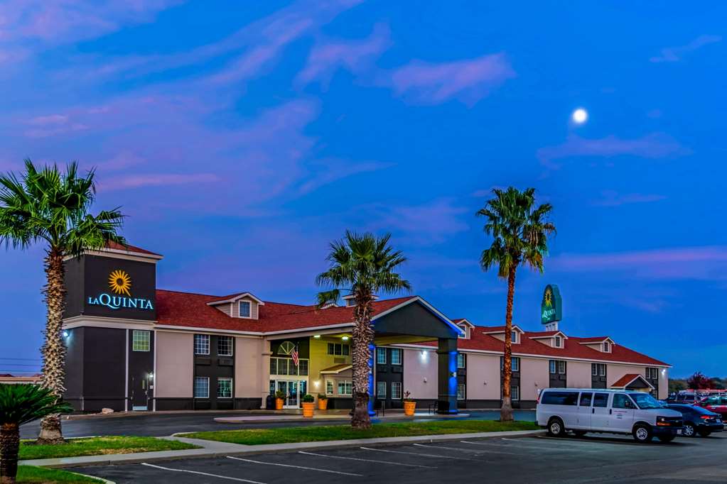 La Quinta Inn by Wyndham San Antonio Brooks City Base - photo 5