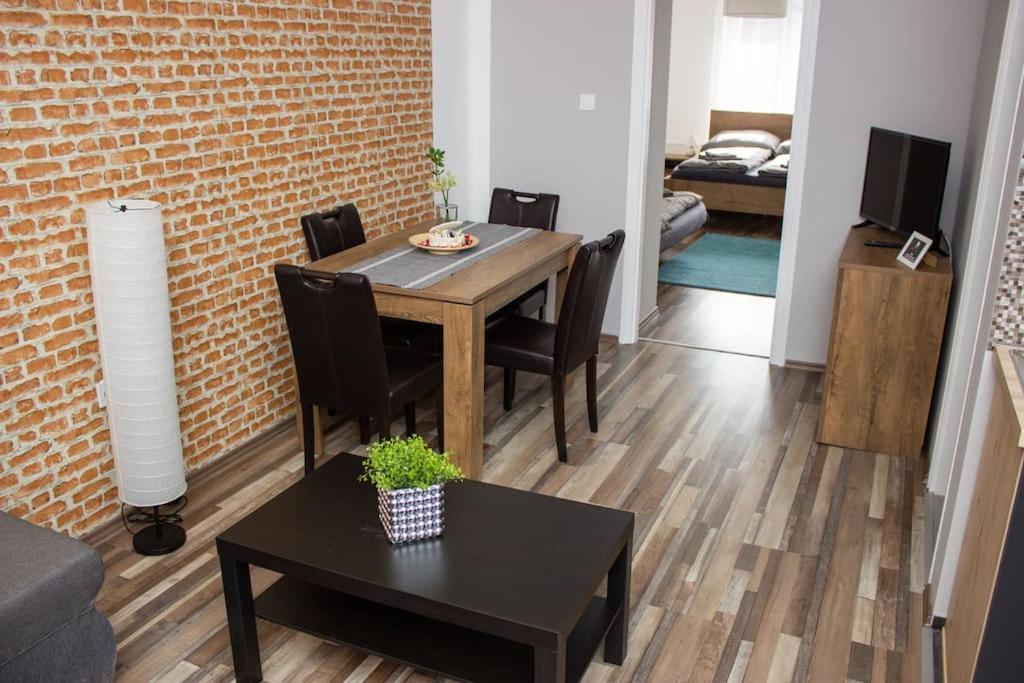 Broadway Apartments B2 — 4-Star Luxury Hotel in Debrecen, Hungary