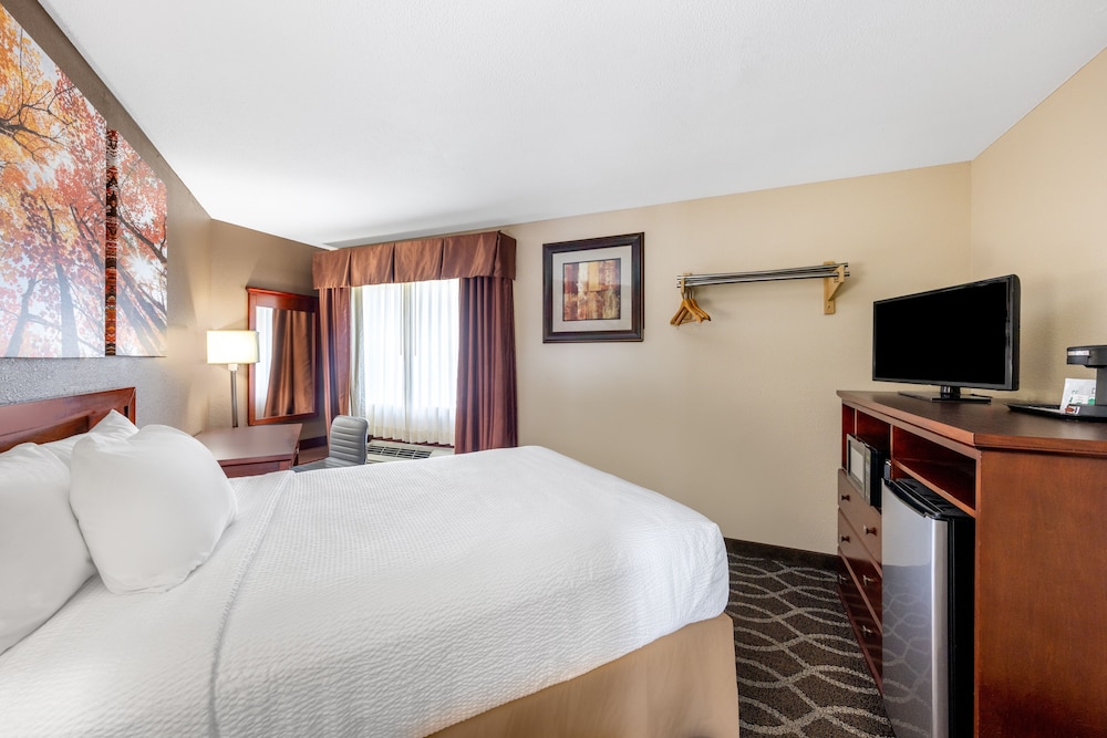 Days Inn by Wyndham St. Robert Waynesville Ft. Leonard Wood - photo 12