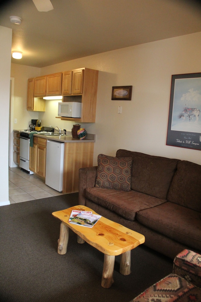 Mountain Landing Suites & RV Park - photo 9