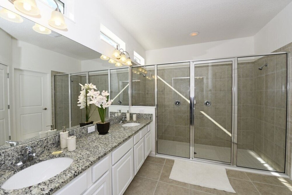 4557 Cabello Loop 6 bedrooms 3 bathrooms - photo 18