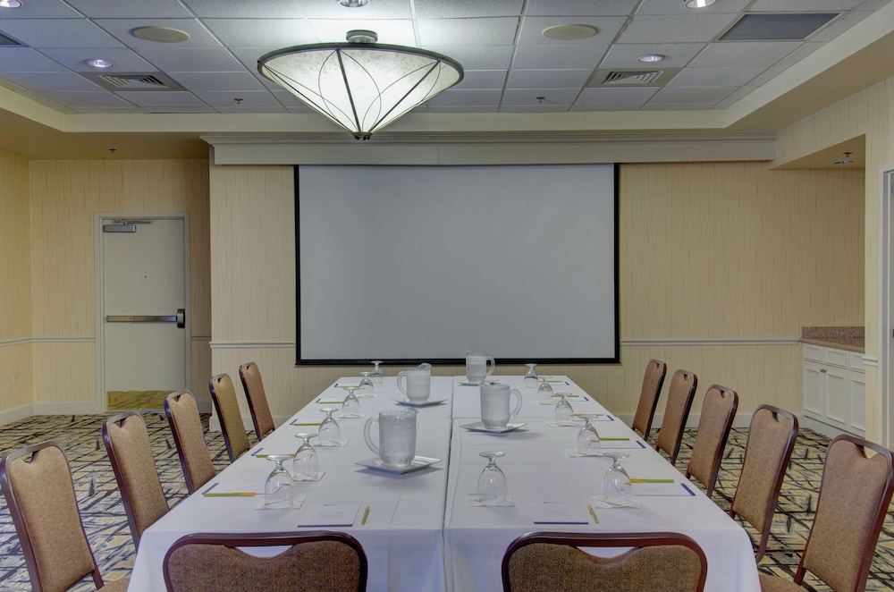 Hilton Garden Inn Norwalk - photo 58