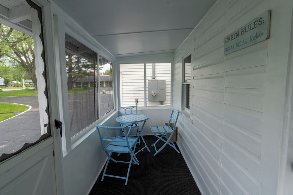 Mount Coolidge Motel - photo 34