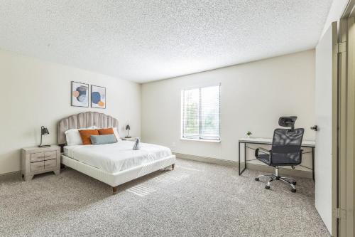 Rosehill Pointe 179 I Spacious 2 Bed 1 Bath — 4-Star Luxury Hotel in Lenexa, United States